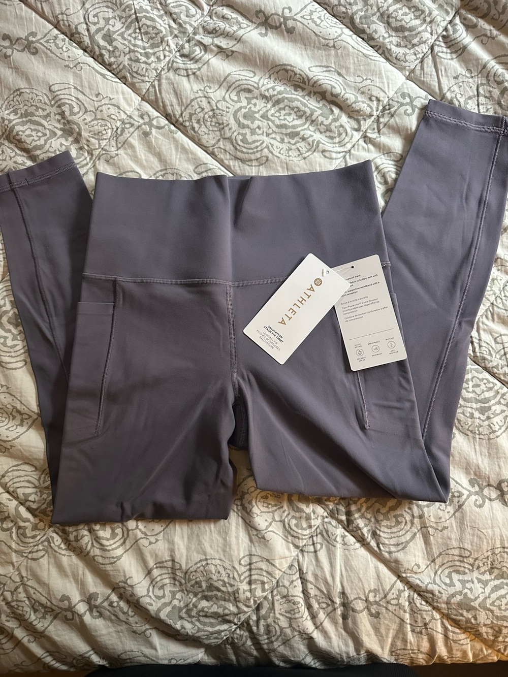 NWT Gray Athleta Salutation Stash 7/8 Tight | Size Small